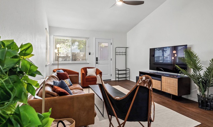 Quail Hollow House | Funky Austin Getaway: 2-bedroom minutes away from Q2, Domain, & more.