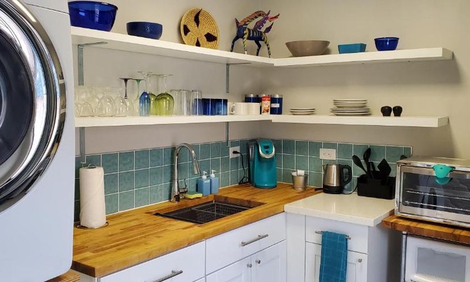 West University Apartment | Funky Urban Studio near UNR