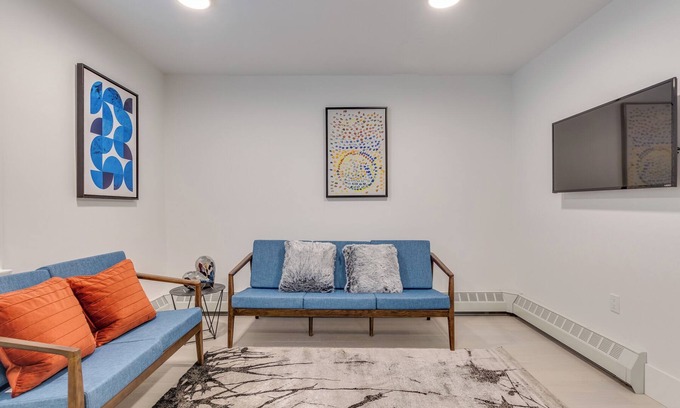 West End Apartment | FURNISHED 2 BEDROOM IN 1425 HARO - PET FRIENDLY