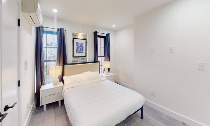 Greenpoint Apartment | Furnished Apartment #1271: Greenpoint