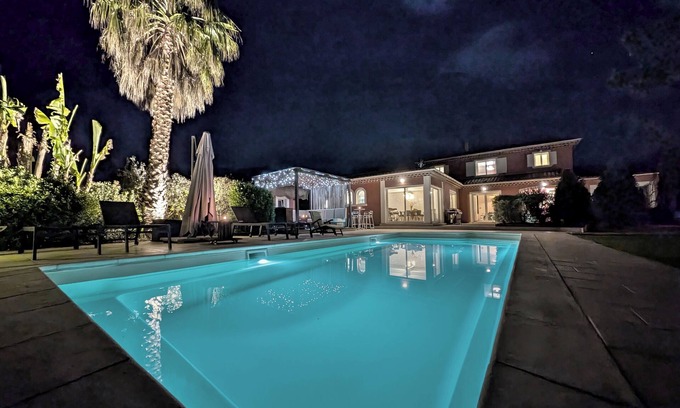 Le Cannet-des-Maures Apartment | Furnished 2-bedroom apartment "Le Nid des maures", shared pool and jacuzzi