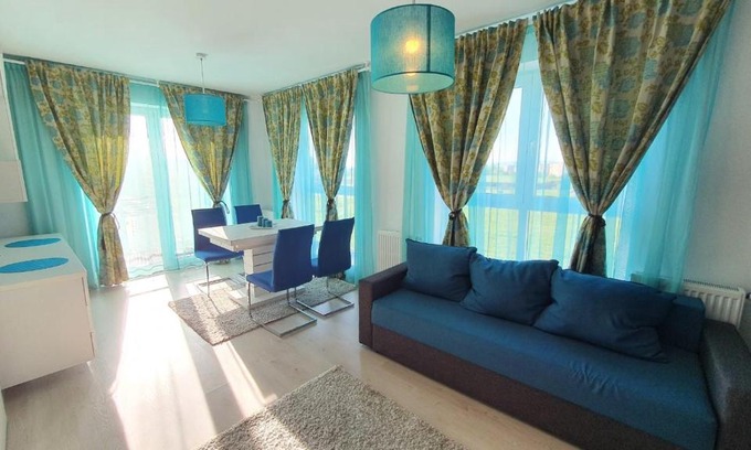 Brasov Apartment | Fuxia Homme