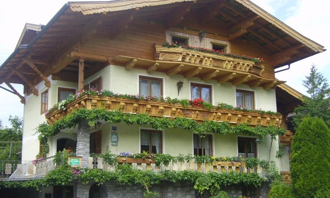 Faistenau Bed & Breakfast | Gästehaus Rosa Leitgeb