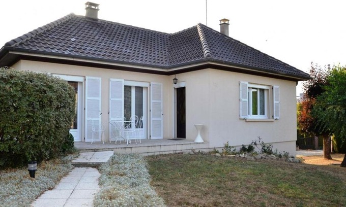 Arcis-sur-Aube House | Gîte Arcis-sur-Aube, 4 pièces, 5 personnes - FR-1-543-57