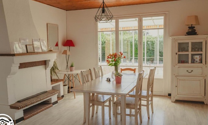 Talmont-Saint-Hilaire House | Gîte avec jeux et terrasse à La Guittière - FR-1-426-567