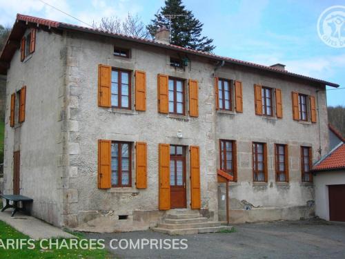 La Chambonie House | Gîte chaleureux en Auvergne avec animaux admis, idéal pour nature et randonnées - FR-1-496-197