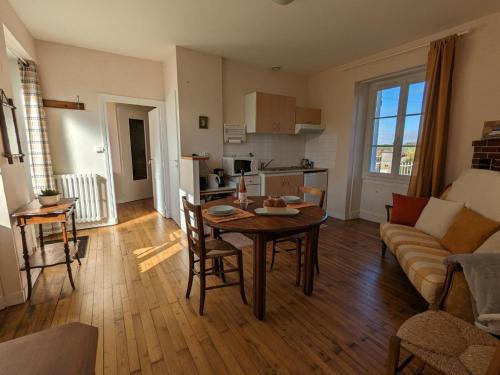 Poursac House | Gîte charmant avec jardin privatif, proche des randonnées, totalement équipé et internet fibreбет - FR-1-653-253