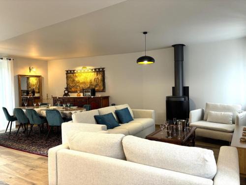 Autry-Issards House | Gîte confortable 8 pers à Autry-Issards avec jardin fermé et animaux acceptés - FR-1-489-577