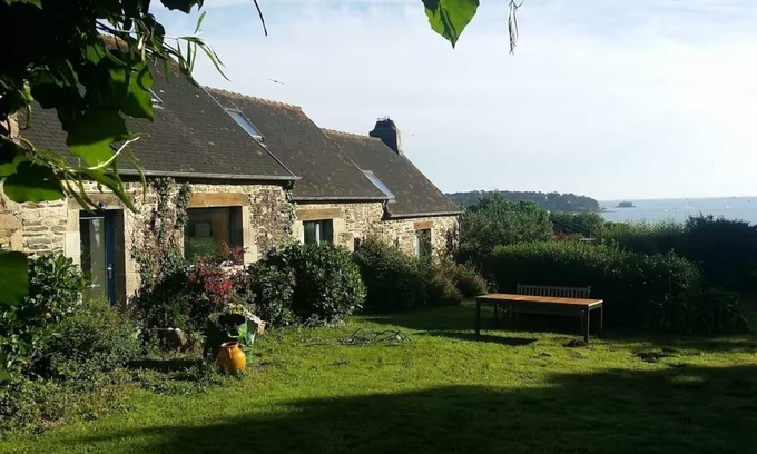 Carantec House | Gîte des Hortensias - Old farmhouse - Sea view