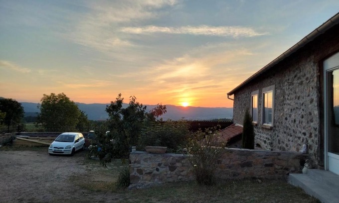 Vorey House | Gîte du Bachat