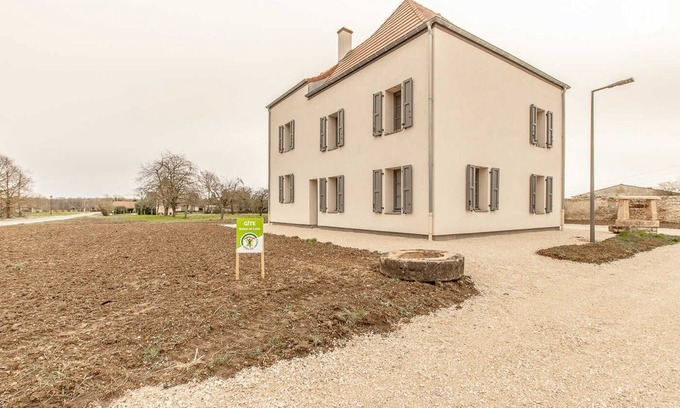 Saint-Didier-en-Bresse House | Gîte du Pigeonnier - Saint Didier EN Bresse