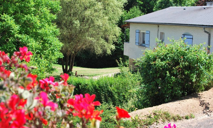 Sainte-Eulalie-d'Olt Cottage | GÎTE DU MAS DE BARTHE 4 stars, 3 ears Gites de France