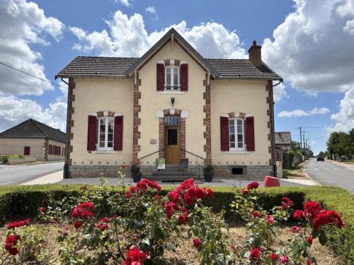 Saligny-sur-Roudon House | Gîte familial en campagne, jusqu'à 8 personnes, calme et confort - FR-1-489-589