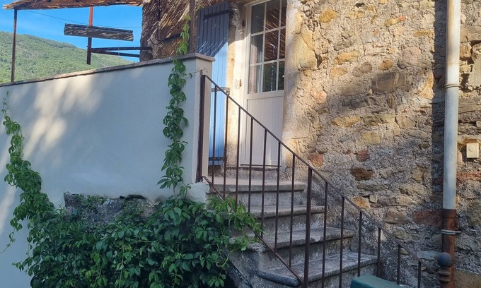 Saint-Florent-sur-Auzonnet Apartment | Gîte de la Tourterelle