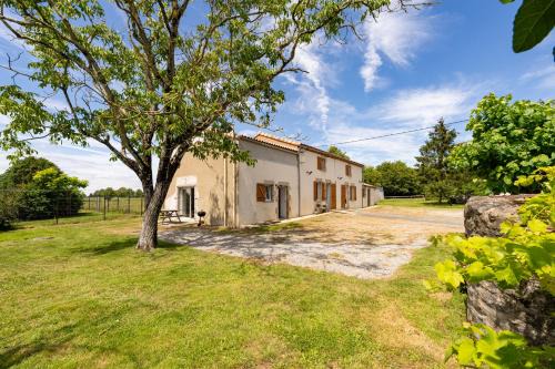 Saint-Etienne-du-Bois House | Gîte La Clé des Champs