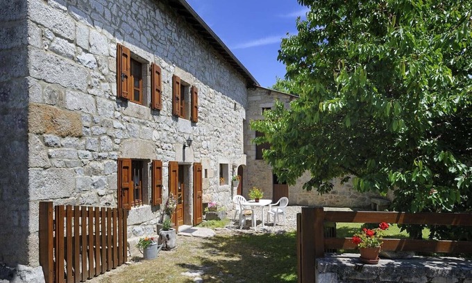 Saint-Leger-du-Malzieu House | Gîte La Dario 4/5 persons