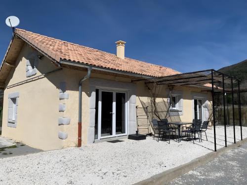 Le Saix House | Gîte La Grange Des Pépinières