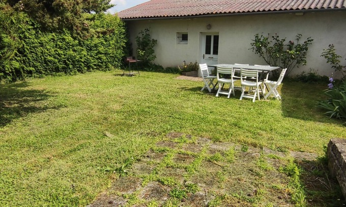 Saint-Leger House | Gîte la Metairie, peaceful countryside