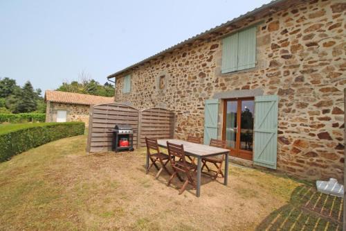 Saint-Mathieu House | Gîte Les Champs N°4