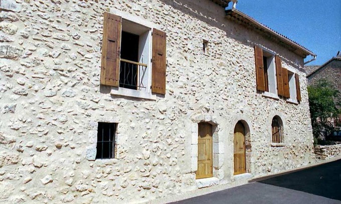 Esparron-de-Verdon Villa | Gîte Les Fontaines - 5/6 Pers - à 5 Minutes à Pied du lac D'esparron-de-verdon-