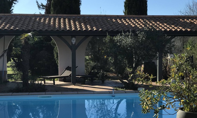 Biganos House | Gîte les Pins*house100m2-parc 5000m2- heated swimming-pool-patio-bike loan