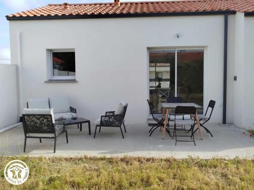La Barre-de-Monts House | Gîte moderne à La Barre-de-Monts avec terrasse et parking - FR-1-426-586