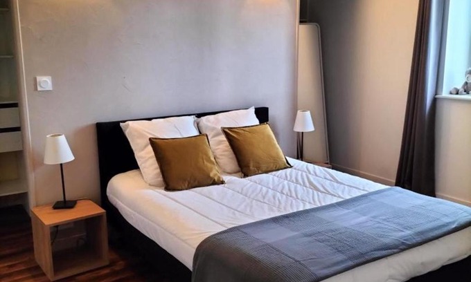 Saint-Leon House | Gîte nature au pied du Puy St Ambroise, 7 personnes - FR-1-489-440