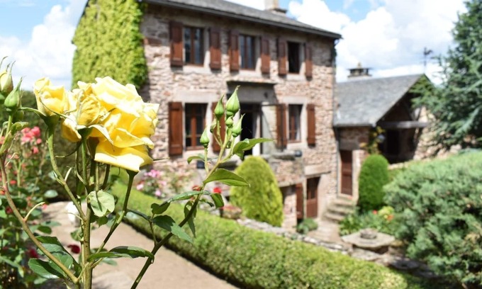 Castelnau-Pegayrols House | Gîte Ras del Molin Castelnau-pégayrols