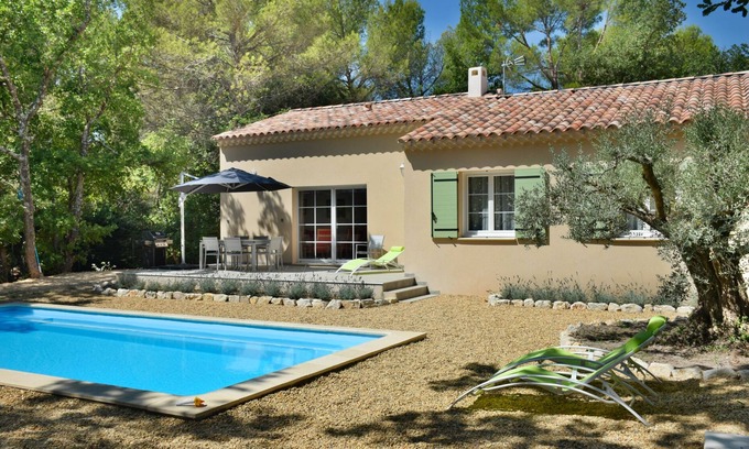 Mazan Villa | Gîte St Joseph | Provence | New villa: air conditioning/heated pool/mature garden