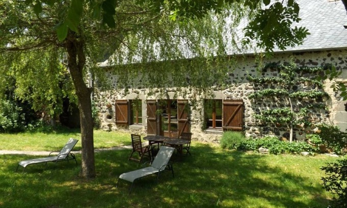 Saint-Saturnin House | Gîte ST Saturnin, Cézallier, Monts du Cantal, Santoire Valley