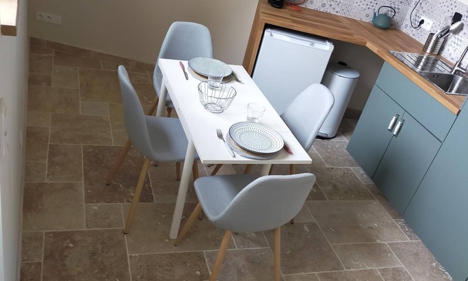 Veigne House | Gîte Val de Loire private access: 2/4 persons