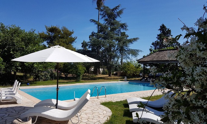 Querciolo Cottage | g ^ te de France 3 épis, 3 *, by the sea with swimming pool, meadow and animals, wifi