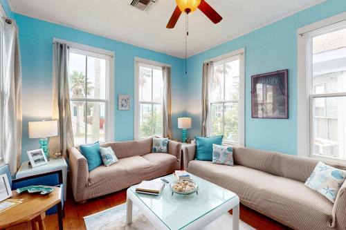 San Jacinto House | Galveston Getaway