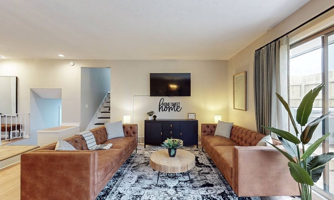 Canton Boat Rental | Game Day Getaway: Cozy Retreat Steps from HOF