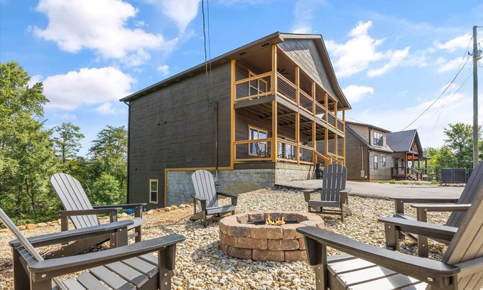 Sevierville Cabin | Game Room, Hot Tub & Large Porches-Luxury Cabin