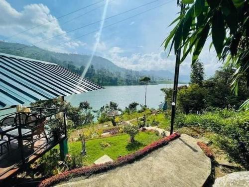 Hatton House | Gangula Family Cottage