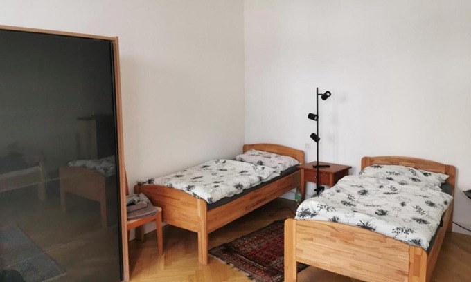 Lend Apartment | Garconniere Bahnhofnähe 3 Personen