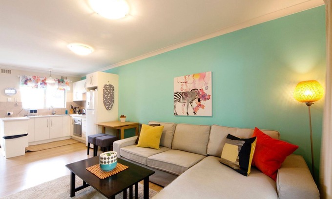 Scarborough Apartment | Garden Apartment @ Scarborough Beach - FREE Parking & WiFi