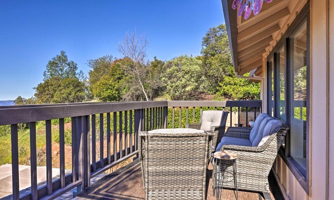 Sonora House | Garden, Balcony and Scenic View Sonora Hideaway!