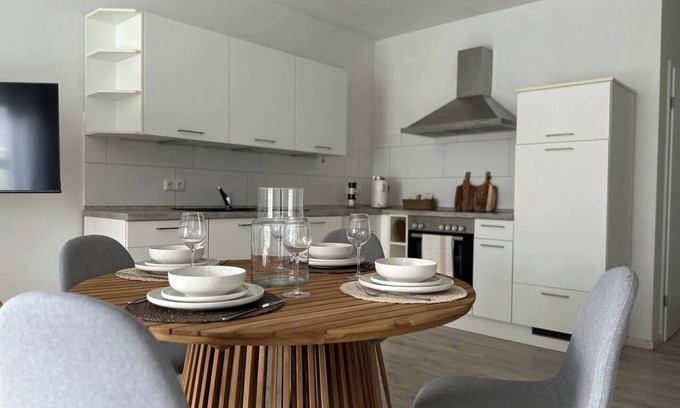 Rustersiel Apartment | Garden flat at the harbour in WHV