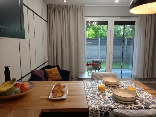 Grudziadz Apartment | Garden Haven