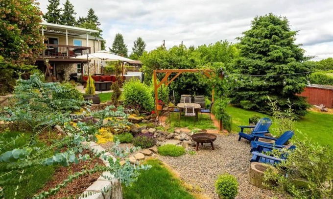 Vancouver House | Garden Oasis in the City