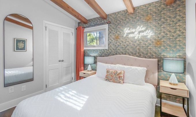 Starmount House | Garden Oasis w/Deck near Light Rail, SouthPark & SouthEnd