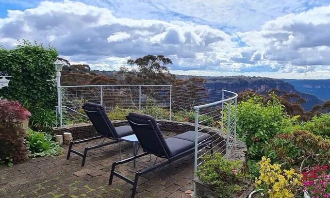 Katoomba House | Garden of the Stars Studio Katoomba