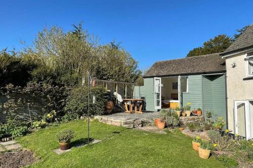 Hockworthy Apartment | Garden Room in Hockworthy