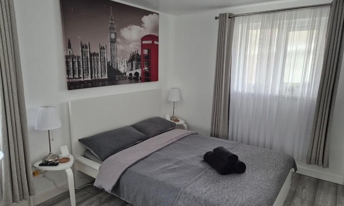 Eltham West Apartment | Garden Self Contained Studio in London