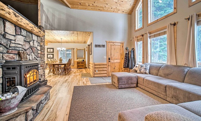 Garden Valley Cabin | Garden Valley Cabin w/Loft & Large Deck!