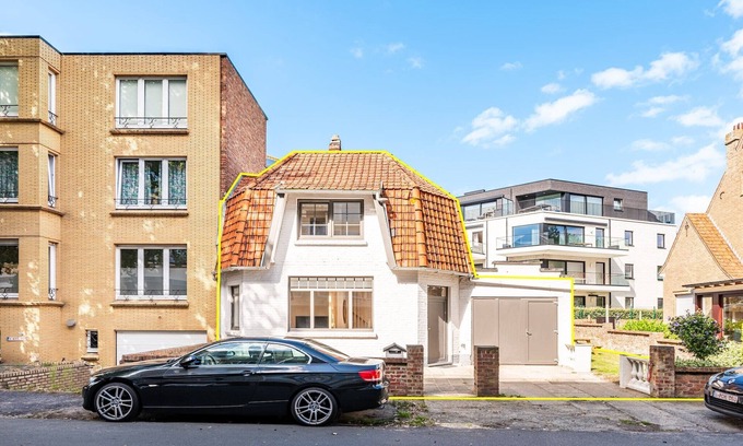 Koksijde-Bad Villa | Garden Villa Steps from Beaches