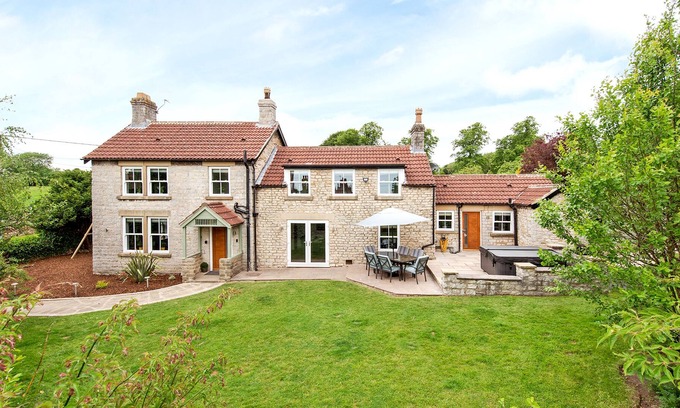 Nawton Cottage | Gardener's Cottage Nawton