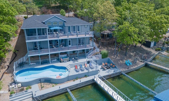 Sunrise Beach House | Gardenia Getaway - Man cave, pool, hot tub! NEW !